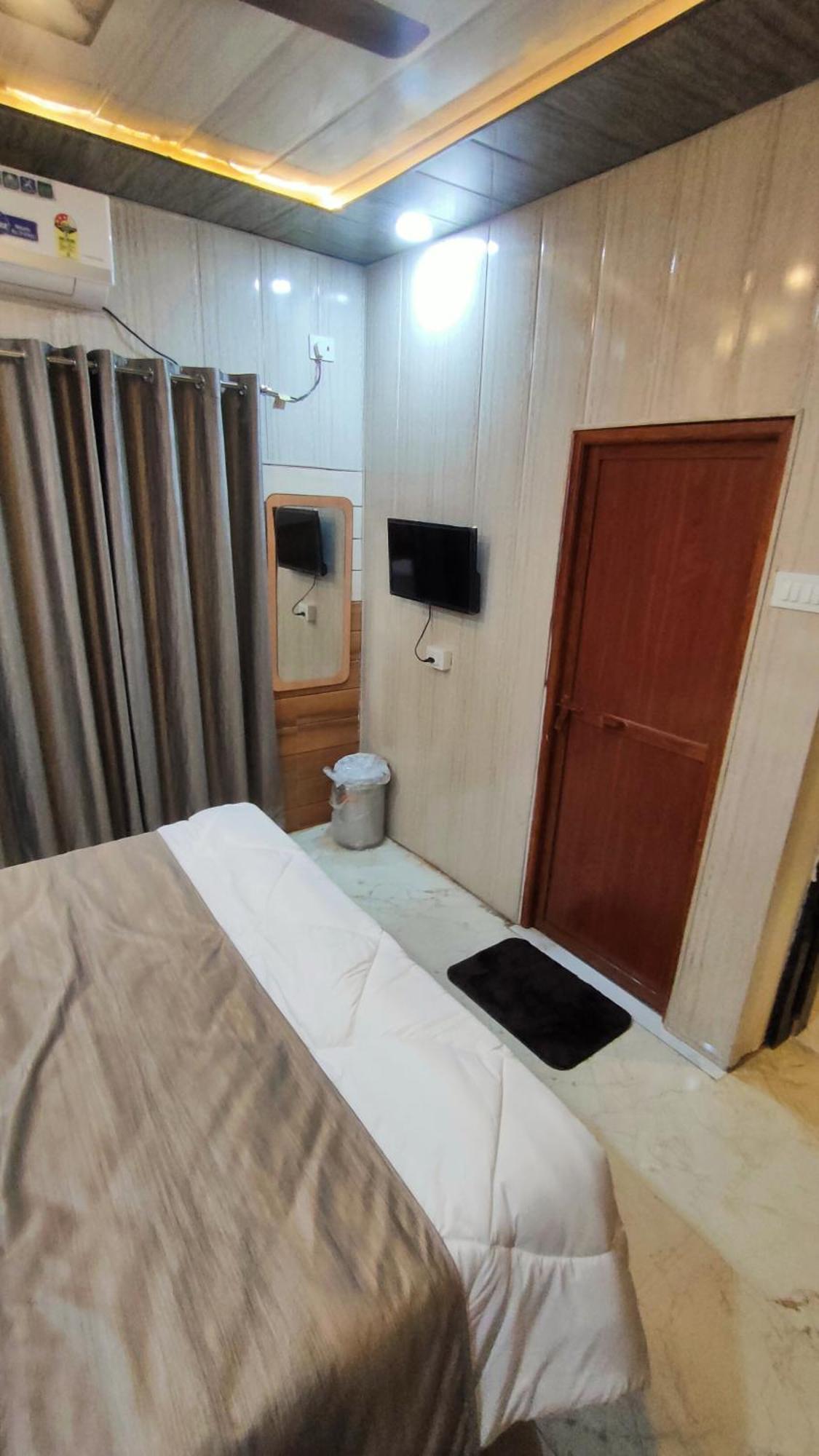 Sri Krishna Residency Hotel Váránaszi Kültér fotó